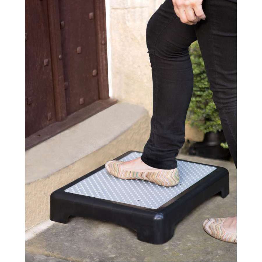 Outdoor Step - Humber Mobility Centre