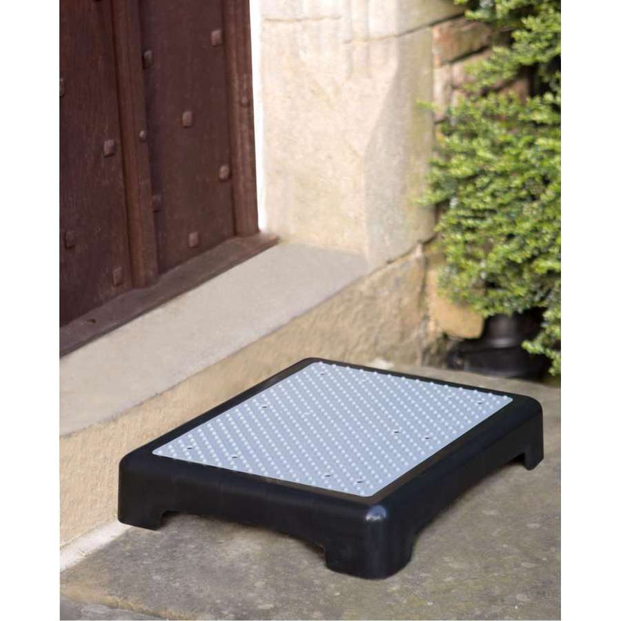 Outdoor Step - Humber Mobility Centre