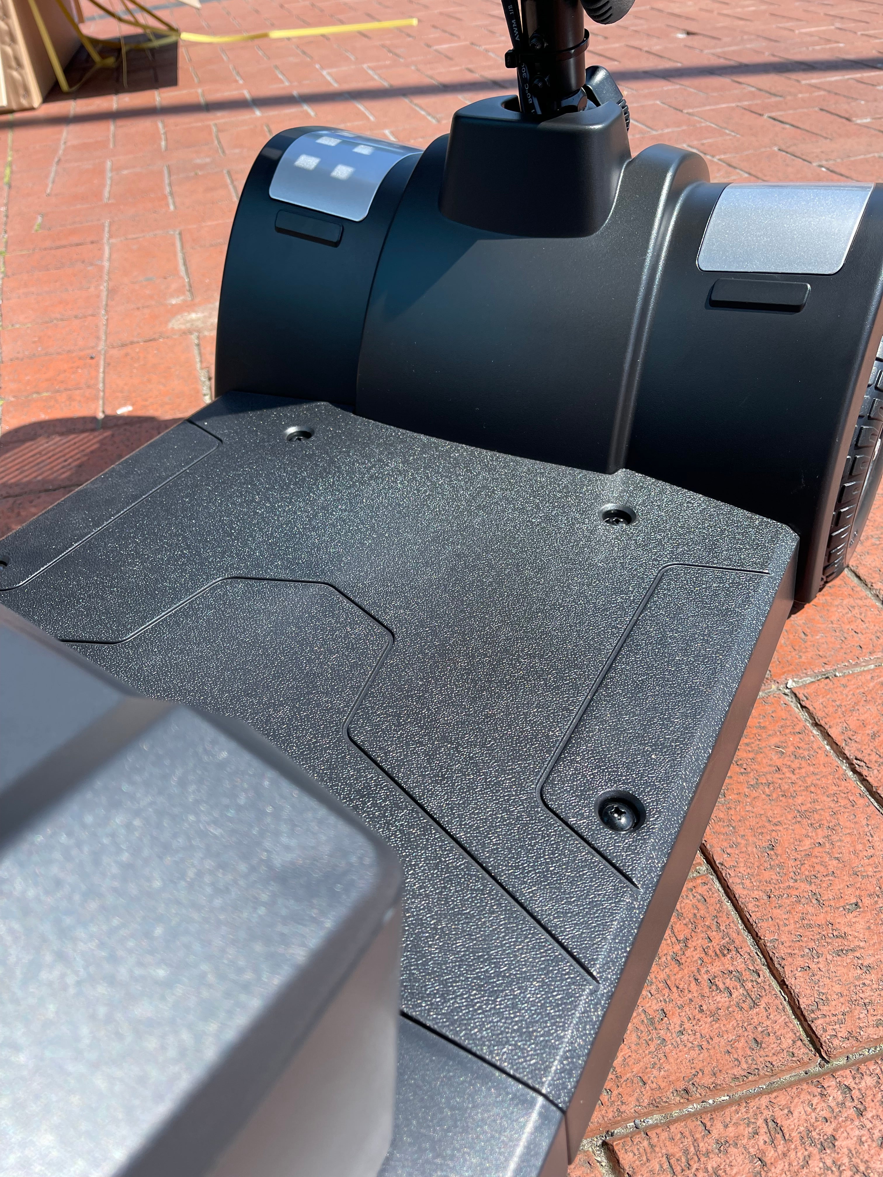 HMC 4 Series Elite 420B Boot Mobility Scooter 4mph - Humber Mobility Centre