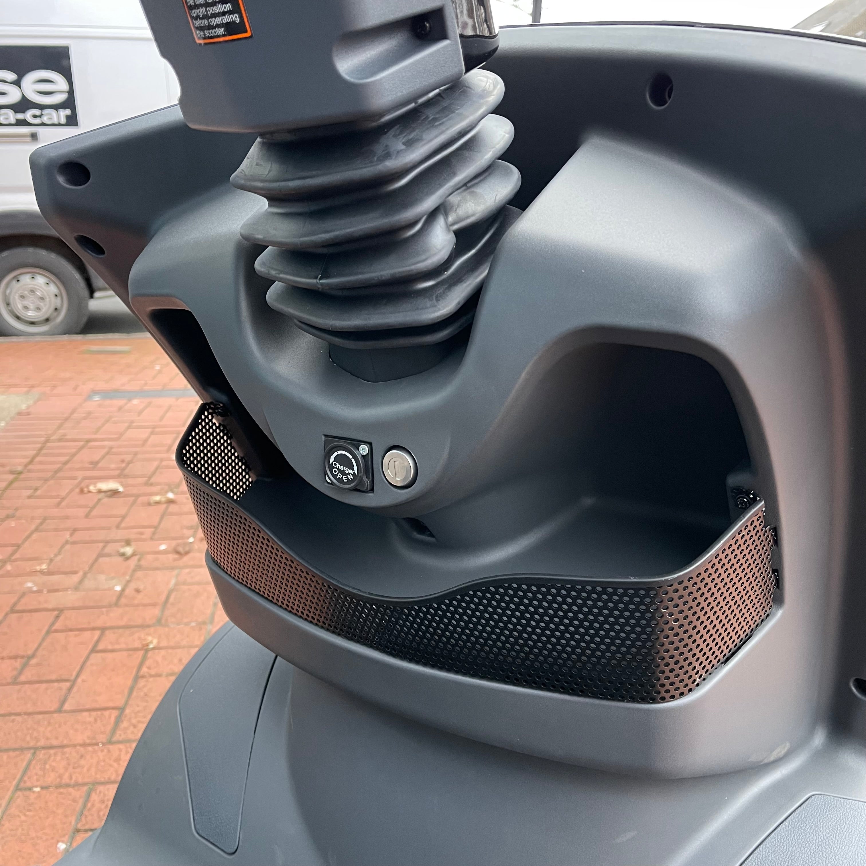 Drive Royale 4 Wheel Mobility Scooter (Black) - Humber Mobility Centre