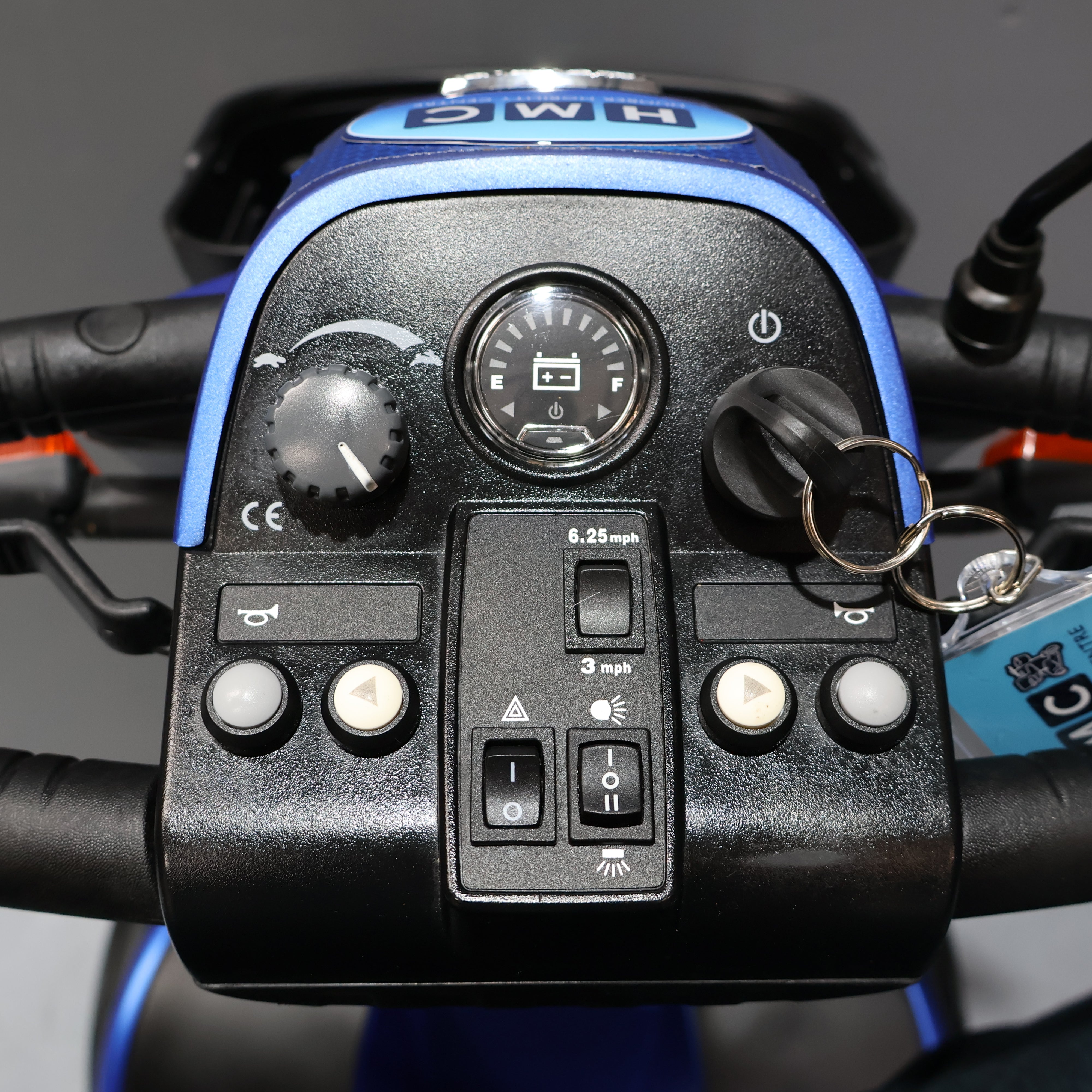 Pride Colt Deluxe 2.0 Mid Size Electric Mobility Scooter 6.25mph - Humber Mobility Centre