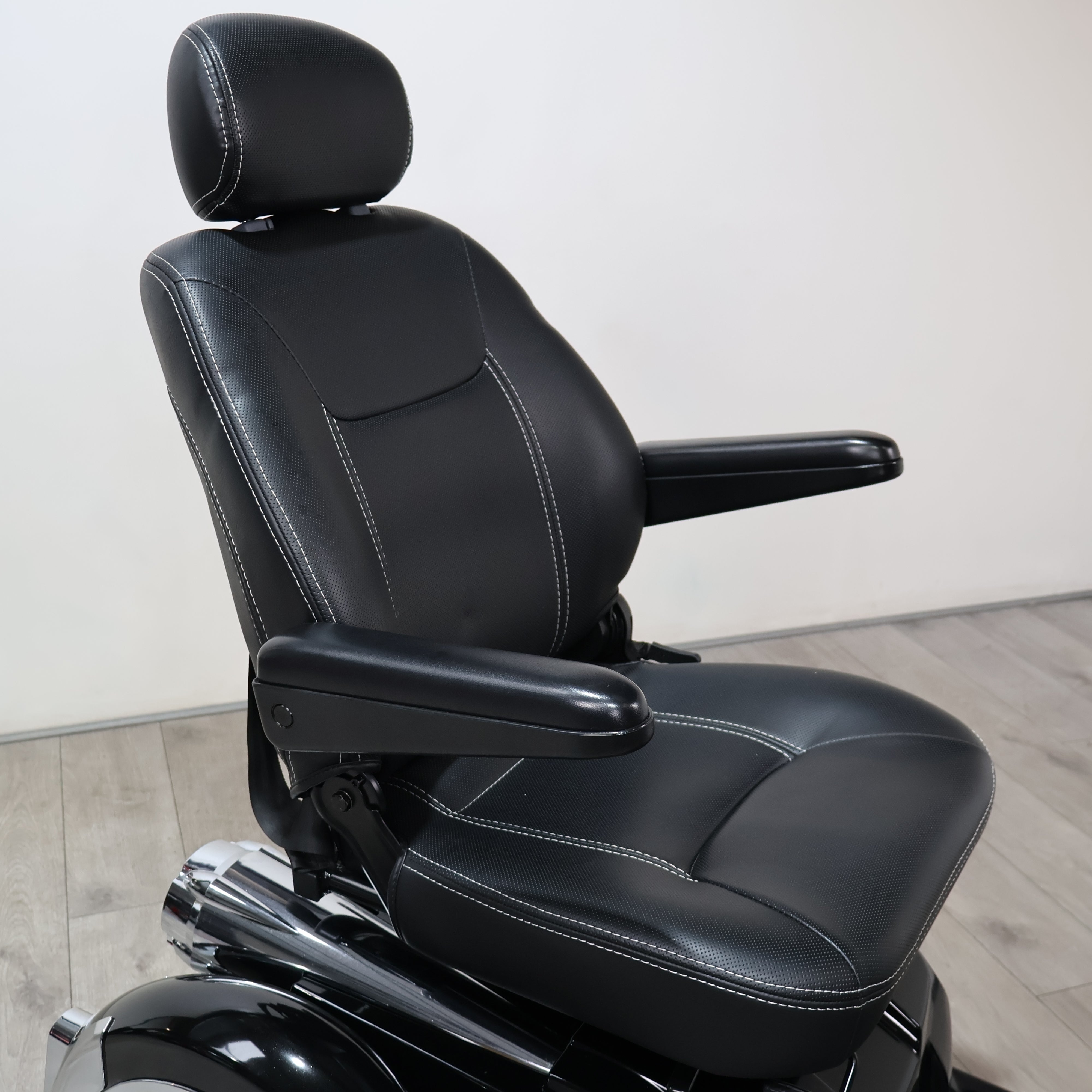 CareCo TriGlide Electric Mobility Scooter 8mph