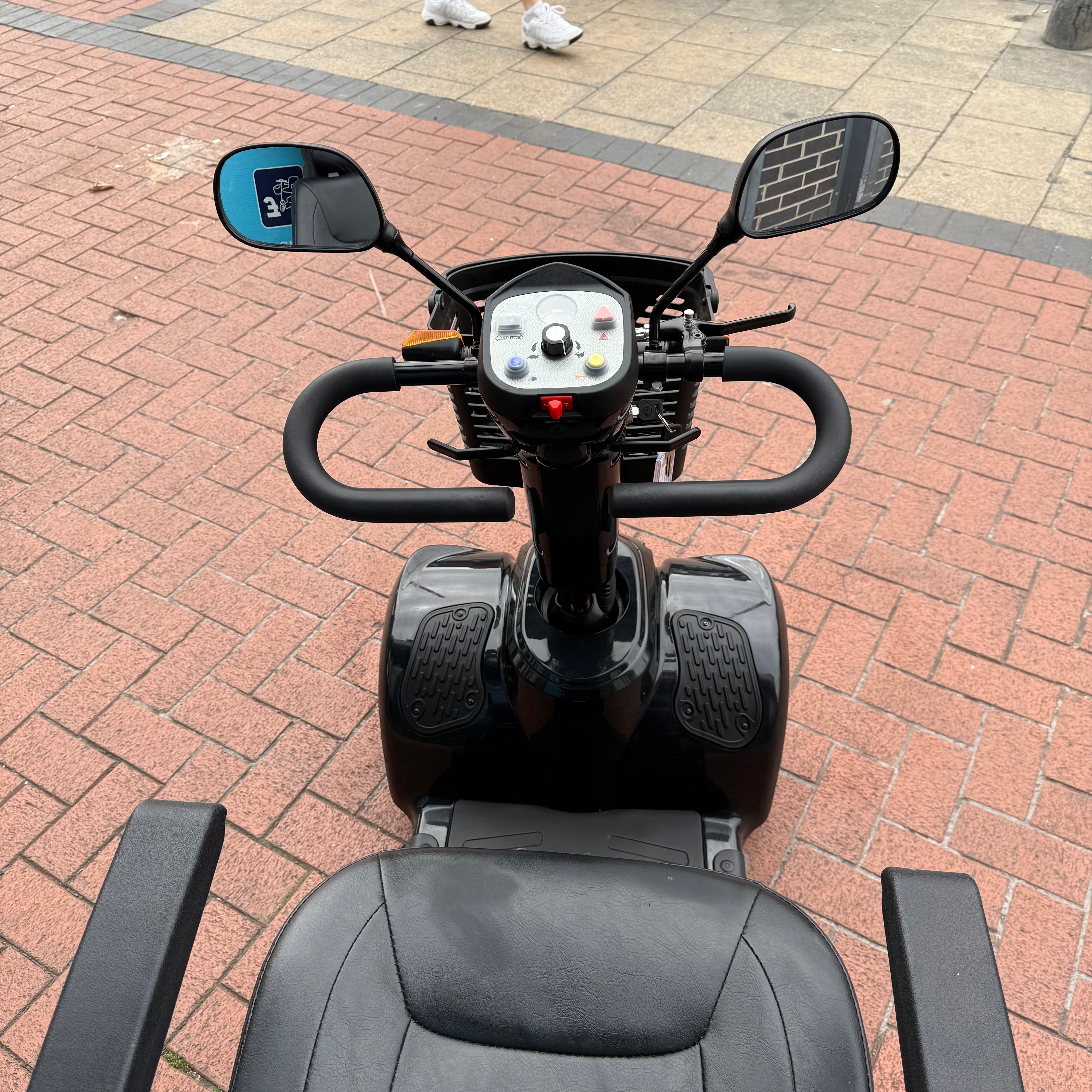 HMC 8 Series Midi 850M Mobility Scooter 8mph Black - Humber Mobility Centre