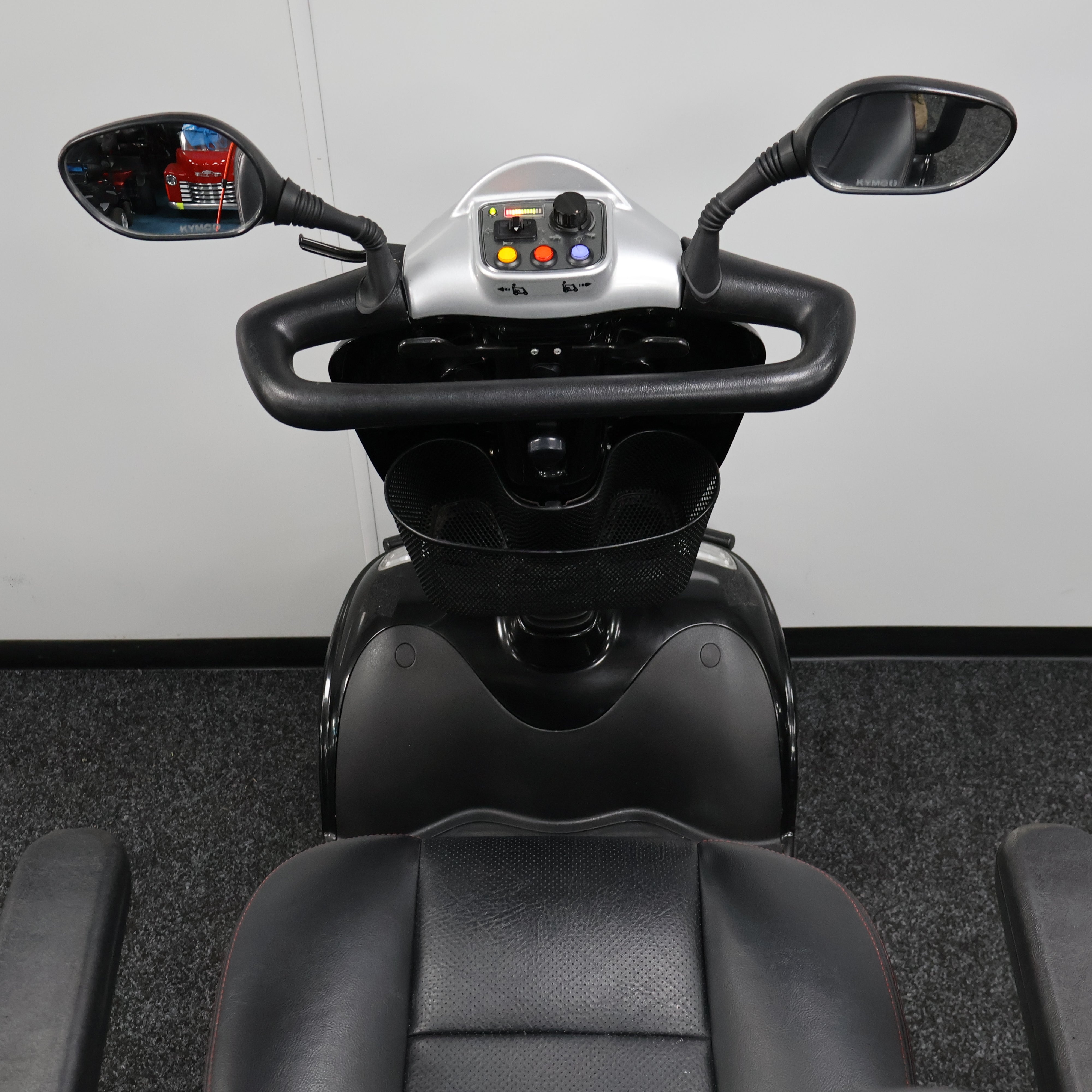 Kymco Maxi XLS Black Electric Mobility Scooter 8mph - Humber Mobility Centre