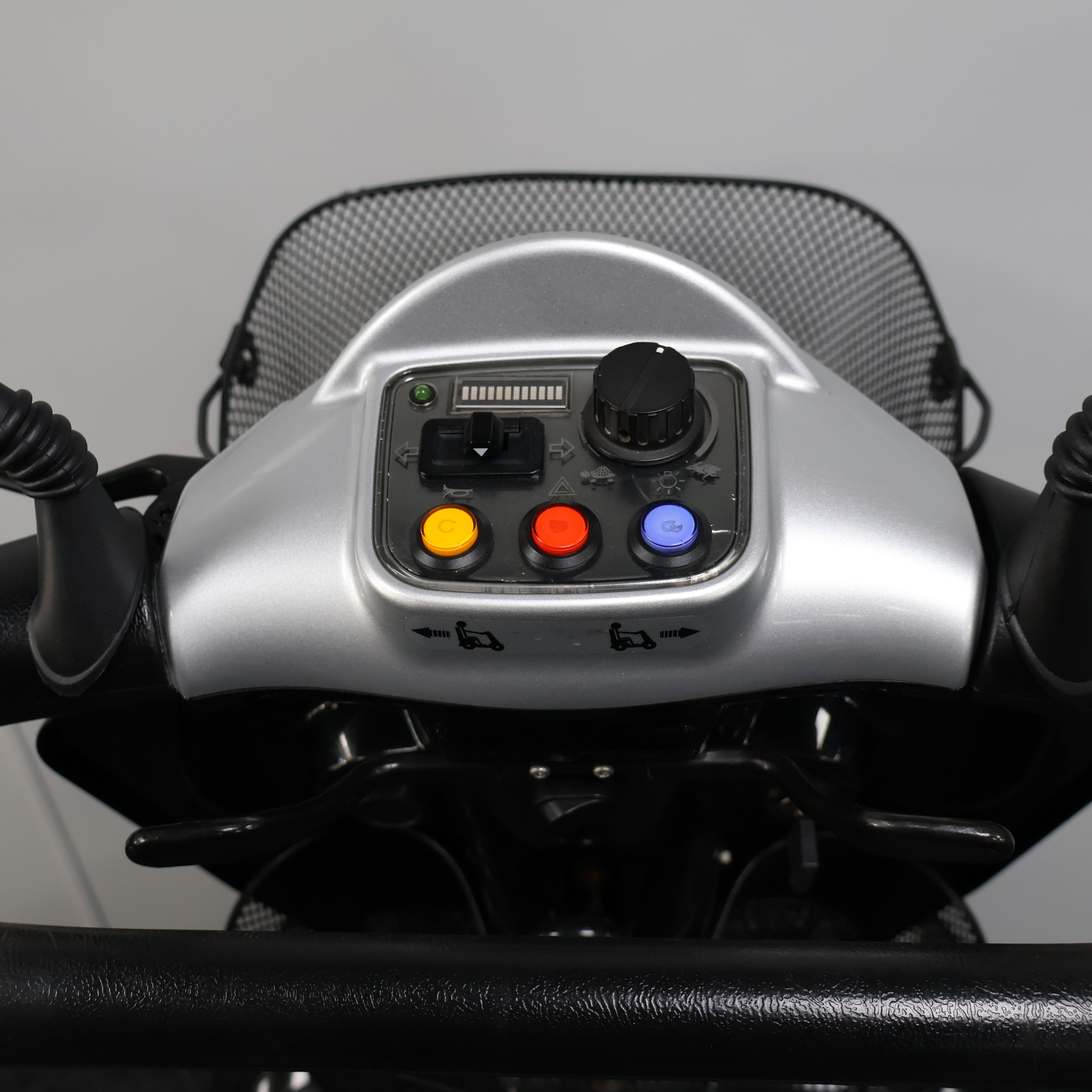 Kymco Maxi XLS Black Electric Mobility Scooter 8mph - Humber Mobility Centre