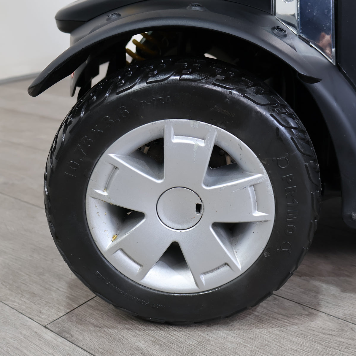 Pride Colt Deluxe 2.0 Electric Mobility Scooter 4mph - Humber Mobility Centre